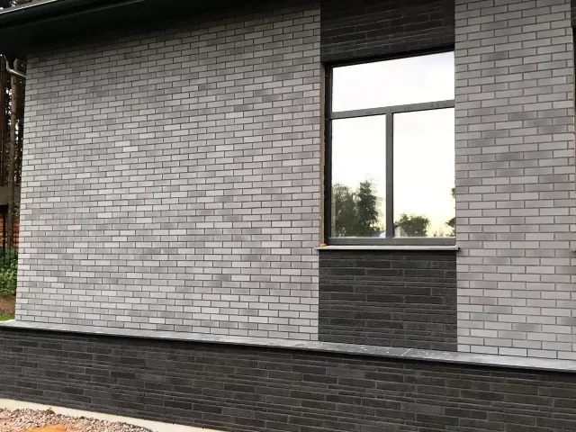 наружная отделка стен двухэтажного дома камнем под кирпич