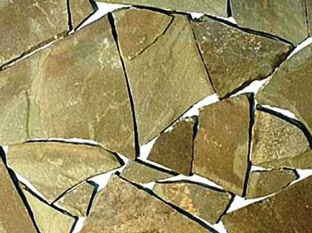 дорожки сделаны из природного камня