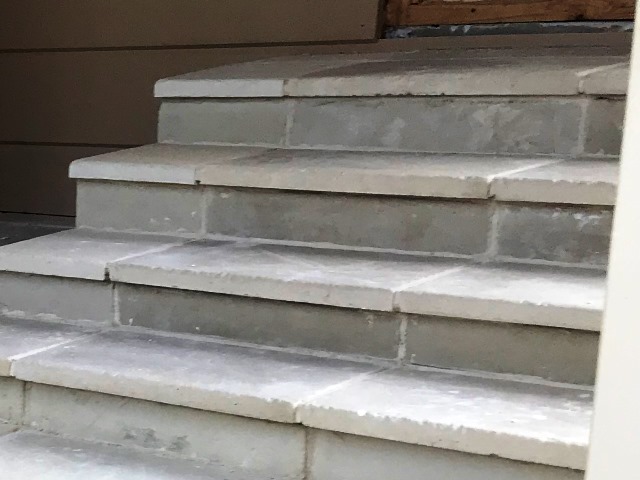 облицовка бетонной лестницы мрамором
